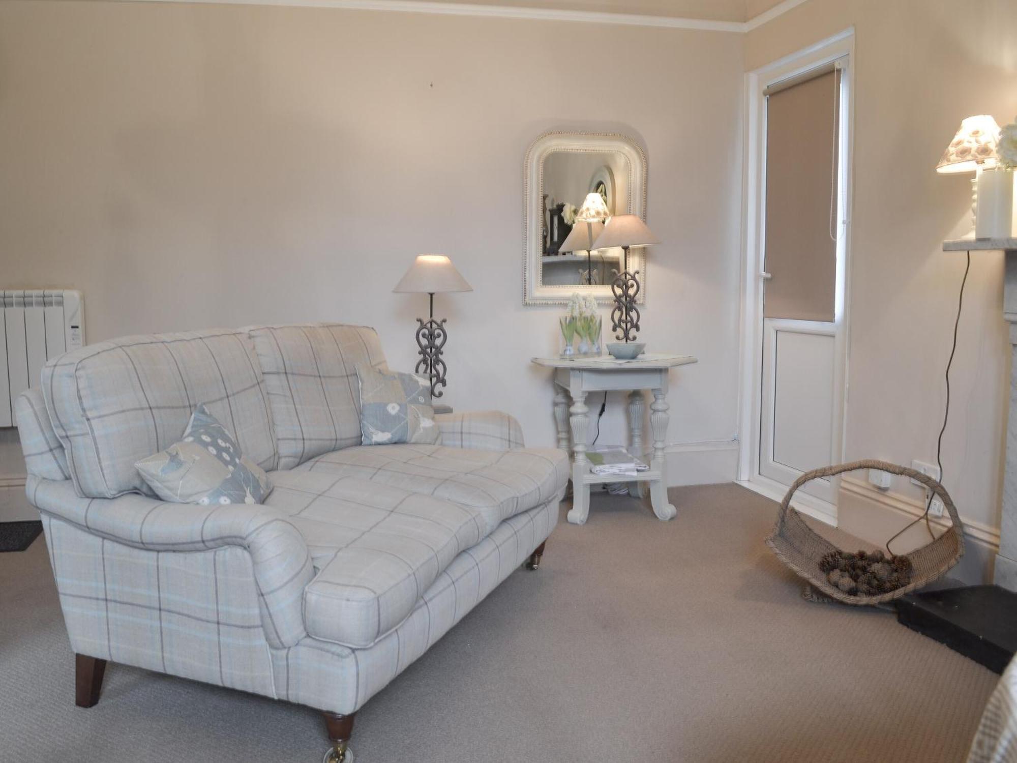 Broomleasowe House Whittington  ภายนอก รูปภาพ